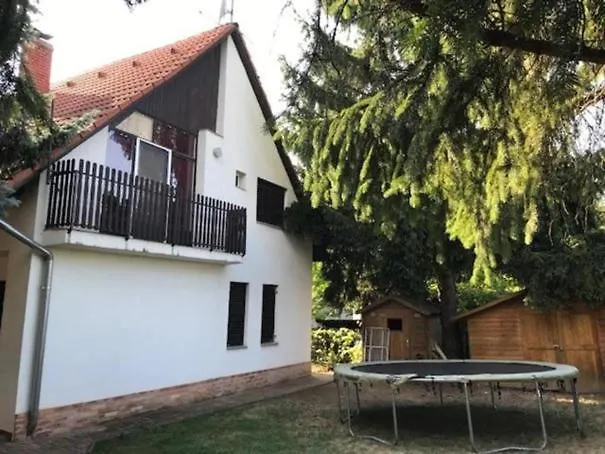 בית נופש Hegyi Nyaralo Balatonszárszó